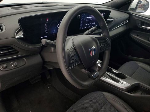 Used 2025 Buick Envista Preferred image 8
