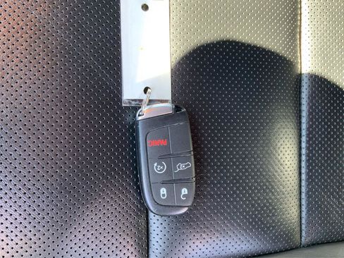 Used 2025 Dodge Durango R/T AWD/4WD image 38