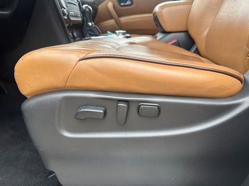 Used 2016 INFINITI QX80 4WD w/ Signature Edition Package image 21