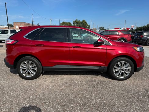 Used 2024 Ford Edge Titanium AWD/4WD image 7
