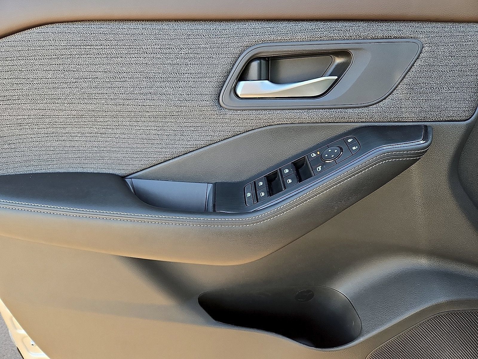 Used 2022 Nissan Rogue SV FWD image 20