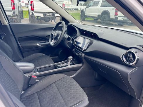 Used 2021 Nissan Kicks SV FWD image 17