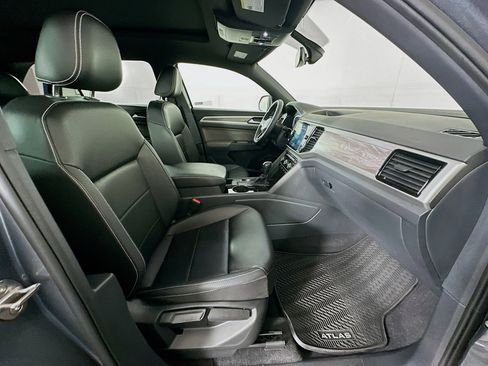 Used 2023 Volkswagen Atlas Cross Sport SE image 31