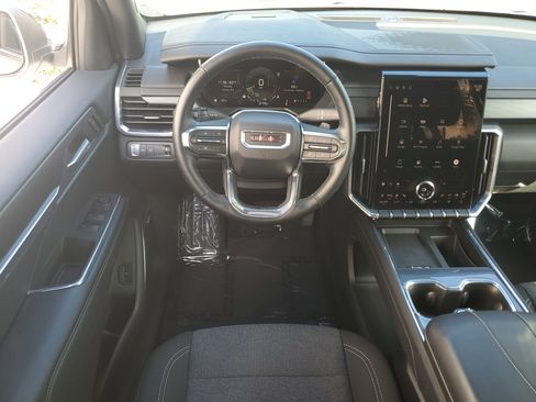 Used 2025 GMC Acadia Elevation image 15