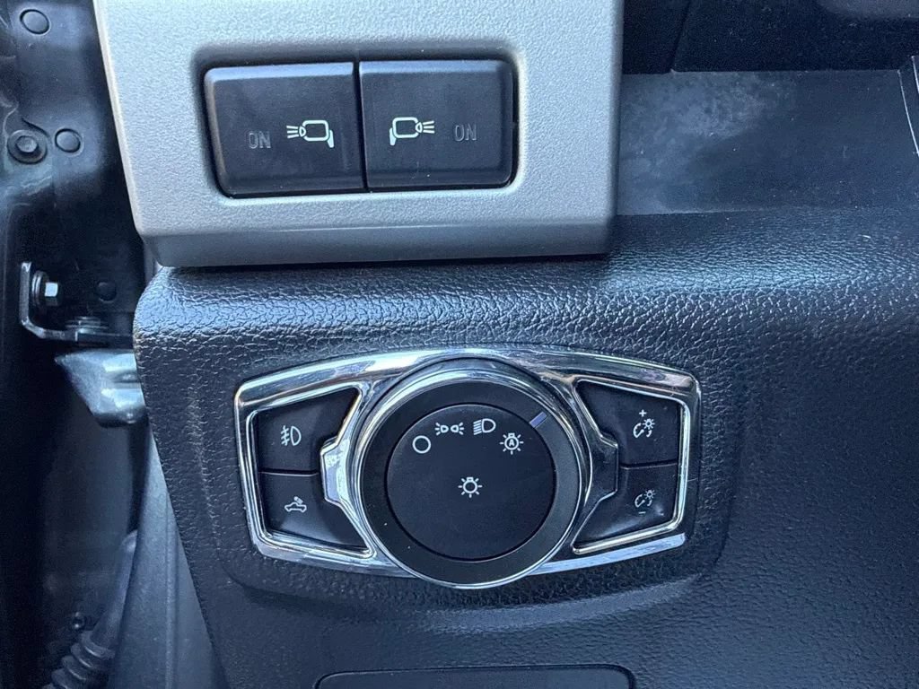 Used 2016 Ford F150 Lariat w/ Equipment Group 502A Luxury RWD image 21