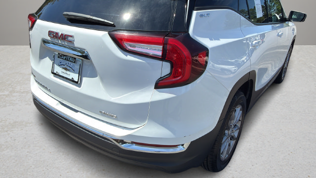 Used 2024 GMC Terrain SLT AWD/4WD image 39