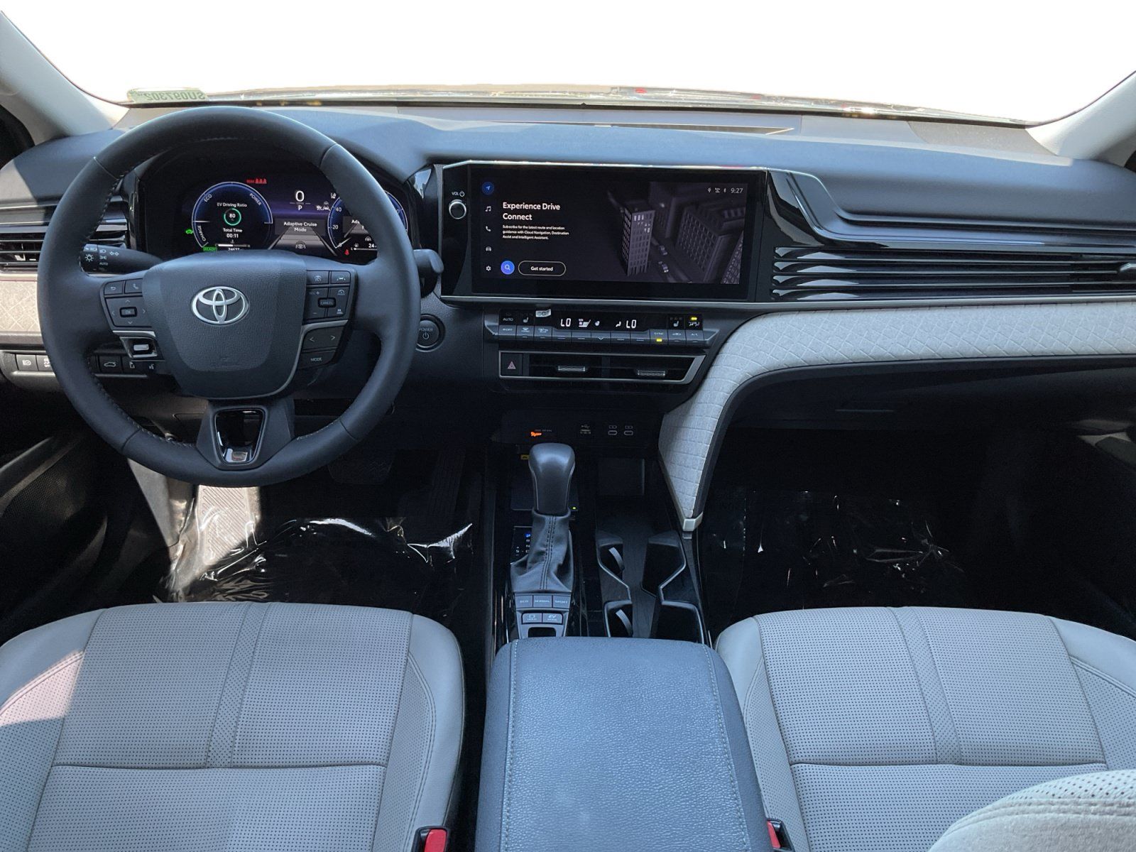 Used 2025 Toyota Camry XLE FWD image 9