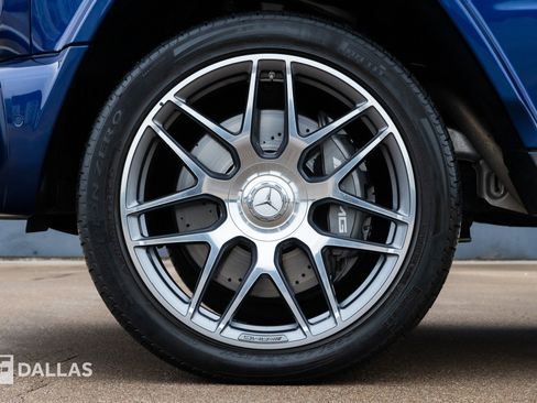 Used 2022 Mercedes-Benz G 63 AMG 4MATIC w/ G Manufaktur Interior Package image 8