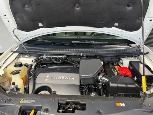Used 2014 Lincoln MKX FWD w/ Equipment Group 101A image 8