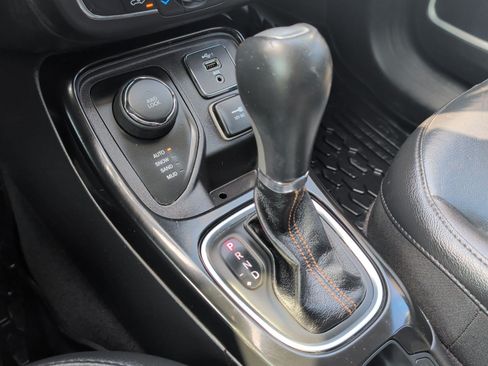 Used 2019 Jeep Compass Limited AWD/4WD image 21