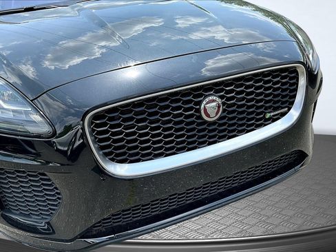 Used 2019 Jaguar E-PACE R-Dynamic SE AWD/4WD image 34