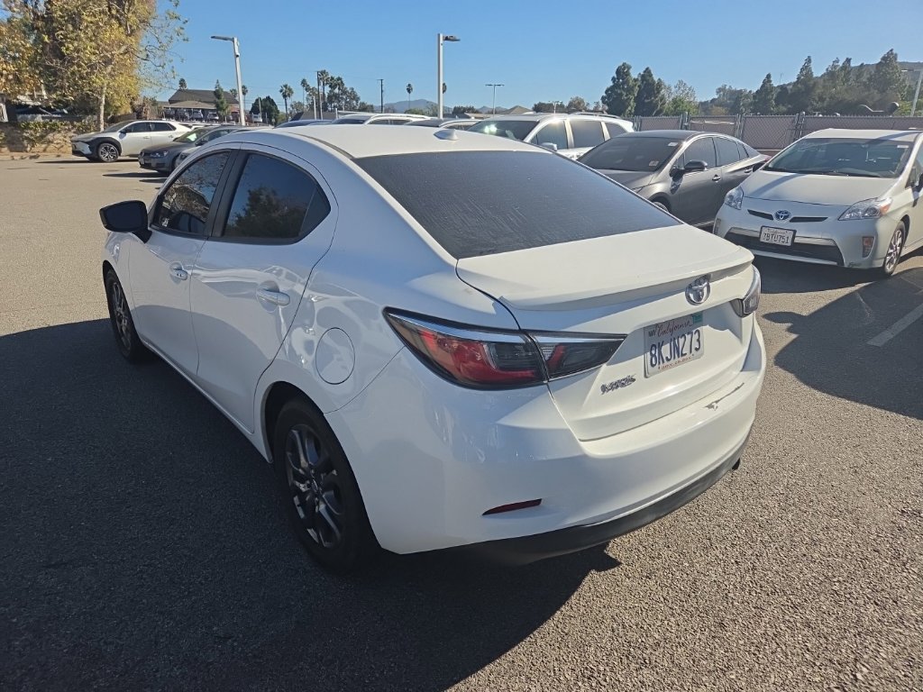 Used 2019 Toyota Yaris LE FWD image 3