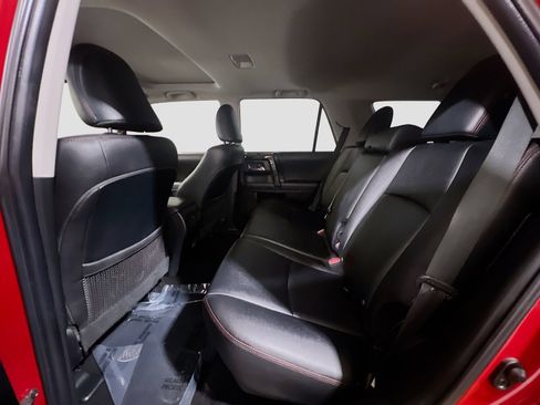 Used 2022 Toyota 4Runner TRD Off-Road Premium w/ Moonroof Package AWD/4WD image 18