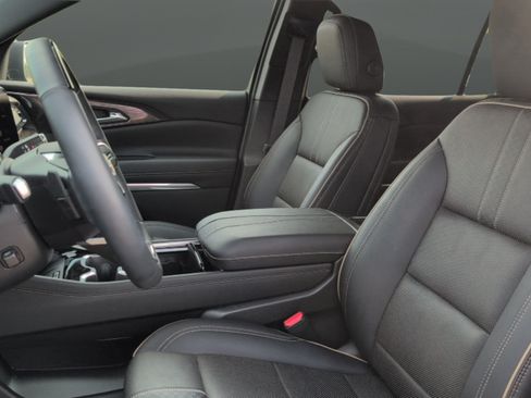 Used 2026 Chevrolet Traverse High Country w/ LPO, Floor Liner Package AWD/4WD image 11