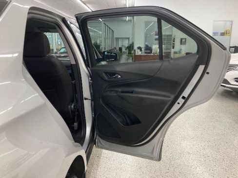 Used 2018 Chevrolet Equinox LT AWD/4WD image 38