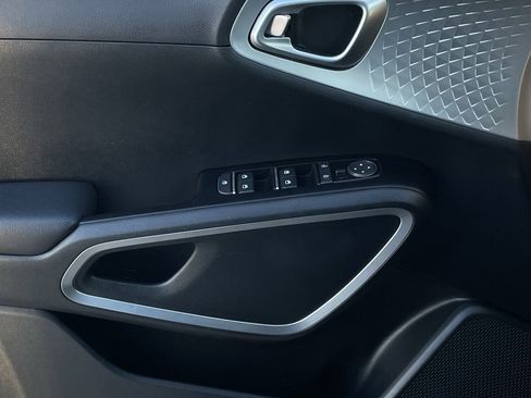 Used 2024 Kia Soul LX w/ Option Group 015 image 19