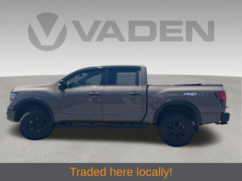 Used 2022 Nissan Titan PRO-4X w/ Pro-4x Convenience Package AWD/4WD image 17