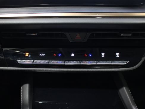 Used 2025 Buick Envision Avenir AWD/4WD image 19