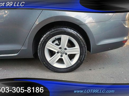 Used 2015 Volkswagen Golf TDI S FWD image 32