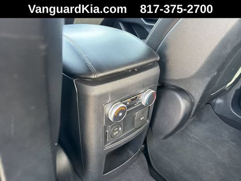 Used 2020 Ford Explorer XLT RWD image 25