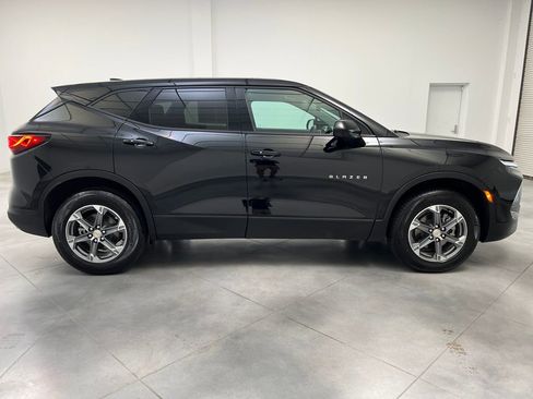 Used 2025 Chevrolet Blazer LT FWD image 8
