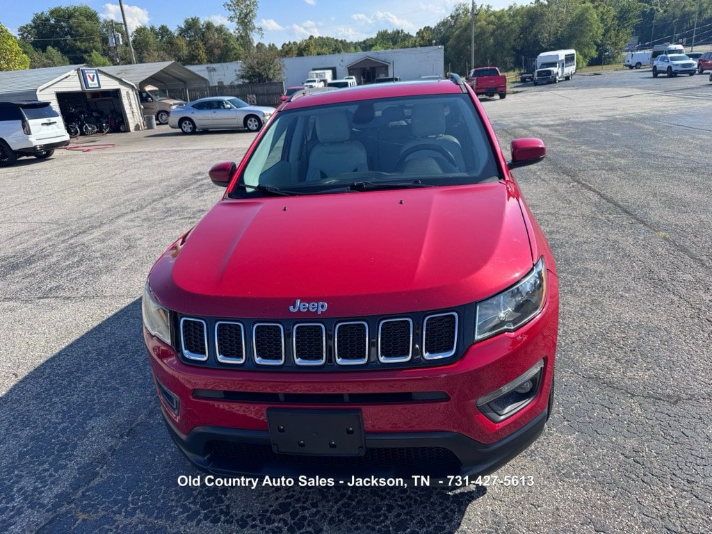 Used 2019 Jeep Compass Latitude FWD image 3