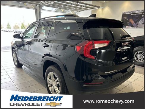 Certified 2022 GMC Terrain SLE w/ Driver Convenience Package AWD/4WD image 5