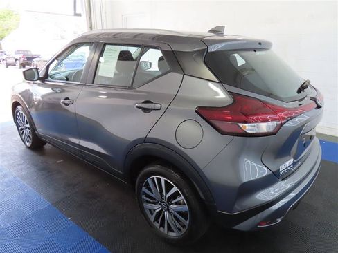 Used 2024 Nissan Kicks SV FWD image 11