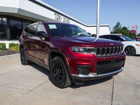 Used 2023 Jeep Grand Cherokee L Laredo AWD/4WD image 2