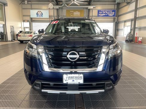 Used 2024 Nissan Pathfinder Platinum w/ Cargo Package image 2