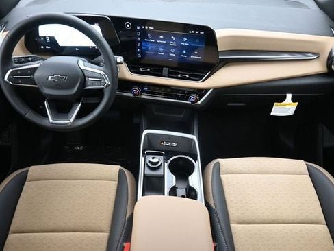 New 2026 Chevrolet Equinox ACTIV w/ Convenience Package III FWD image 21