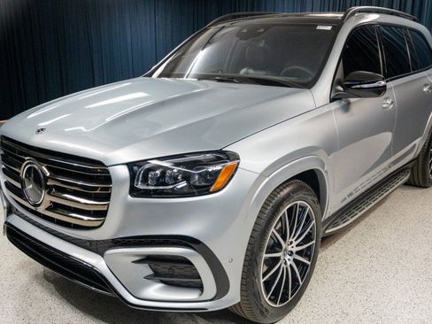New 2026 Mercedes-Benz GLS 450 4MATIC image 1