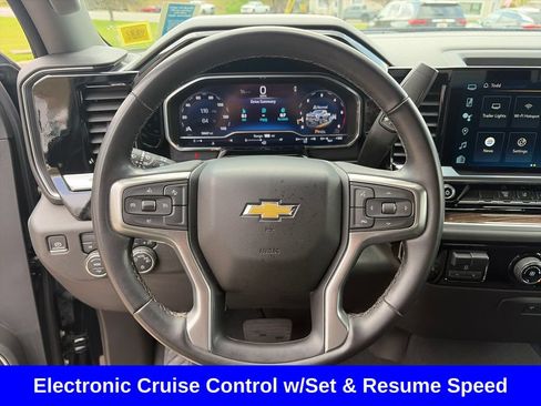 Used 2024 Chevrolet Silverado 2500 LT AWD/4WD image 24