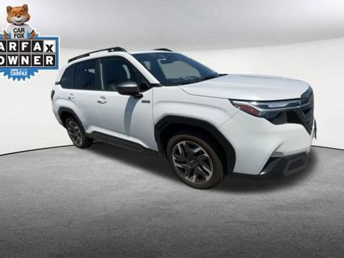 Used 2025 Subaru Forester Limited AWD/4WD image 2