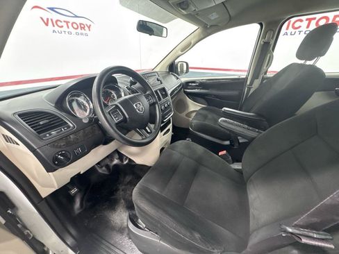 Used 2015 Dodge Grand Caravan American Value Package FWD image 10