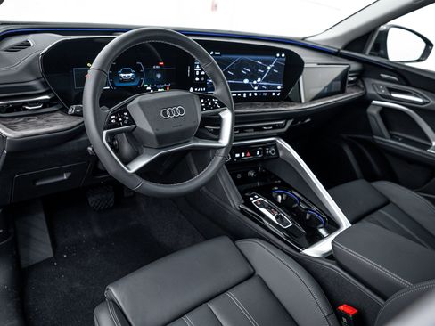 New 2025 Audi Q5 Prestige image 9