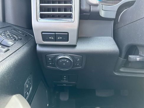 Used 2017 Ford F350 Lariat w/ Tow Technology Bundle image 22