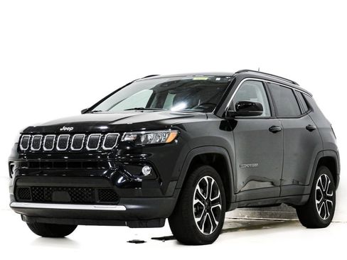 Used 2022 Jeep Compass Limited w/ Sun and Sound Group AWD/4WD image 3