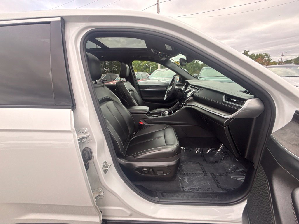 Certified 2024 Jeep Grand Cherokee Limited AWD/4WD image 25