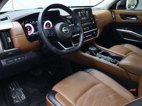 Used 2024 Nissan Pathfinder Platinum AWD/4WD image 18