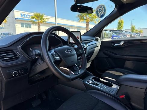 Used 2025 Ford Escape ST-Line AWD/4WD image 18