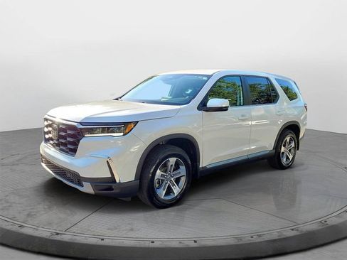 Certified 2025 Honda Pilot EX-L image 3