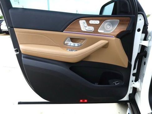 Certified 2024 Mercedes-Benz GLS 580 4MATIC image 24