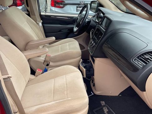 Used 2014 Dodge Grand Caravan SE w/ Quick Order Package 29E SE FWD image 19