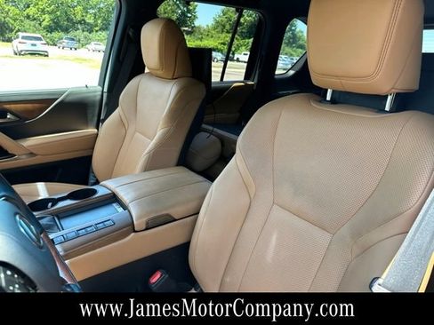 Used 2023 Lexus LX 600 4WD w/ Luxury Package image 10