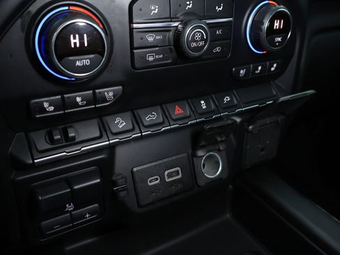 Used 2020 Chevrolet Silverado 3500 LTZ image 19