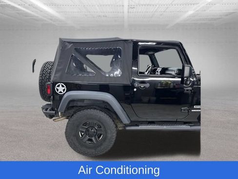 Used 2016 Jeep Wrangler Sport w/ Connectivity Group AWD/4WD image 12
