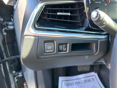 Used 2025 Cadillac XT6 Premium Luxury image 22