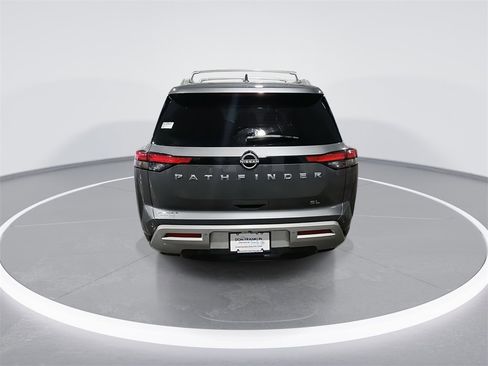 Used 2022 Nissan Pathfinder SL image 7
