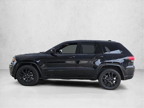 Used 2018 Jeep Grand Cherokee Altitude image 8